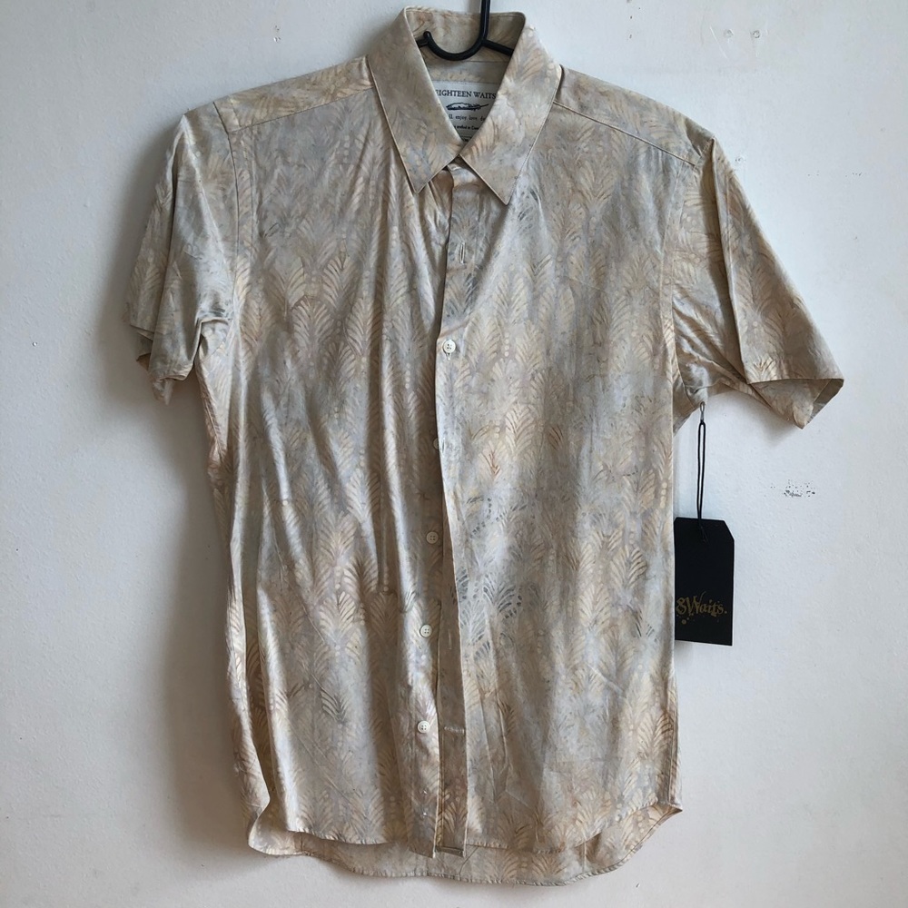 Very cute floral button-down shirt! New!
